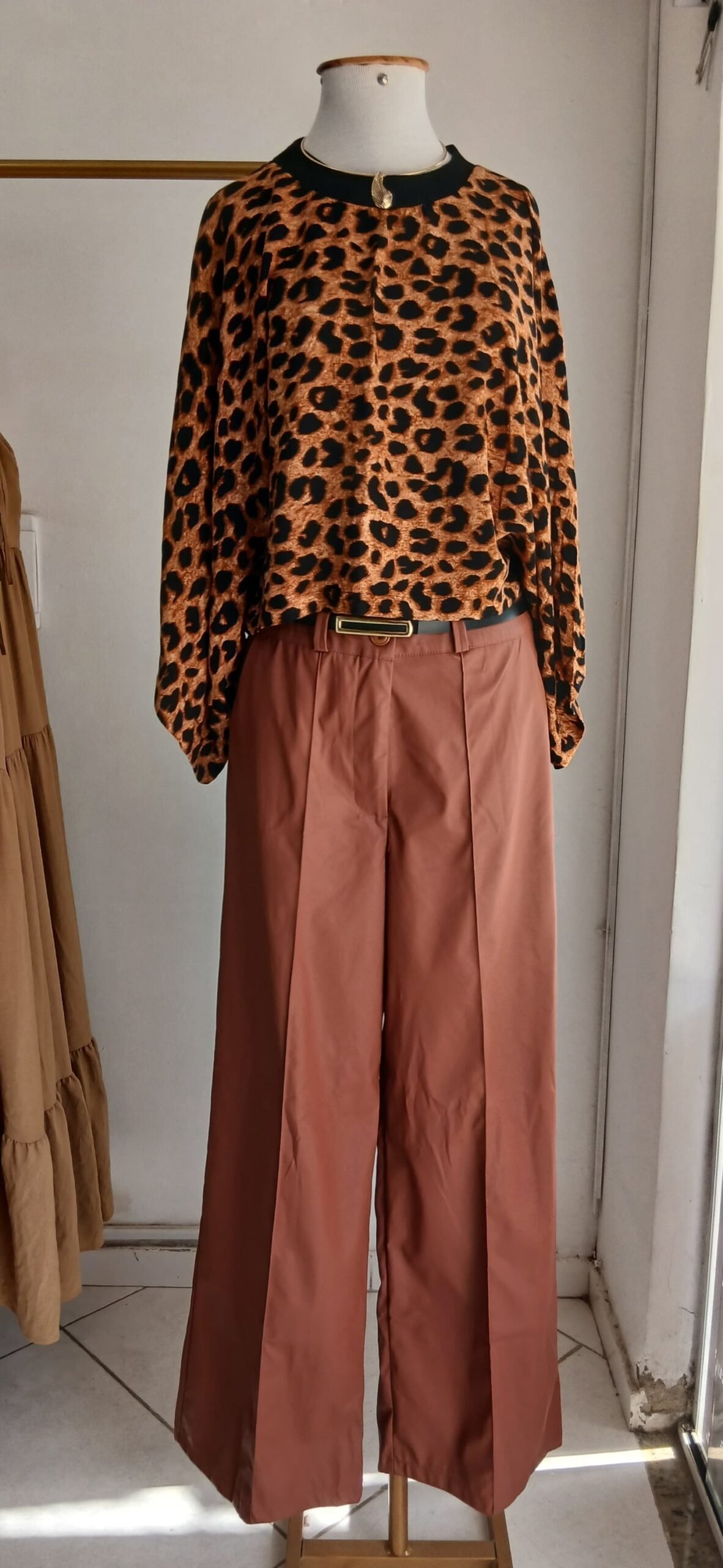 Calça Wide Leg em Couro Marrom